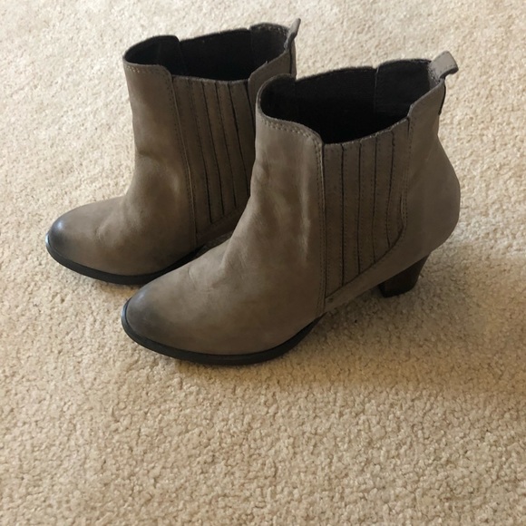 Pegabo Leather Boots. Size 38.5 -size 8 - Picture 2 of 7
